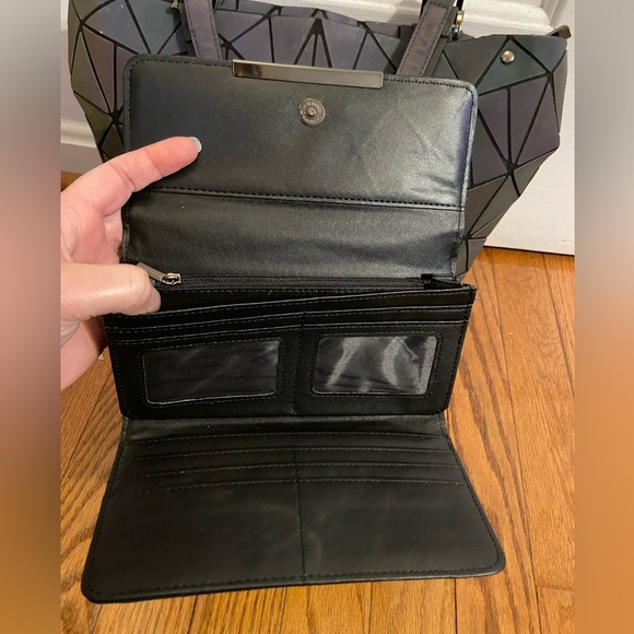 LOVEVOOK Bag With Coordinating Luminesk Long Wallet - Picture 5 of 9